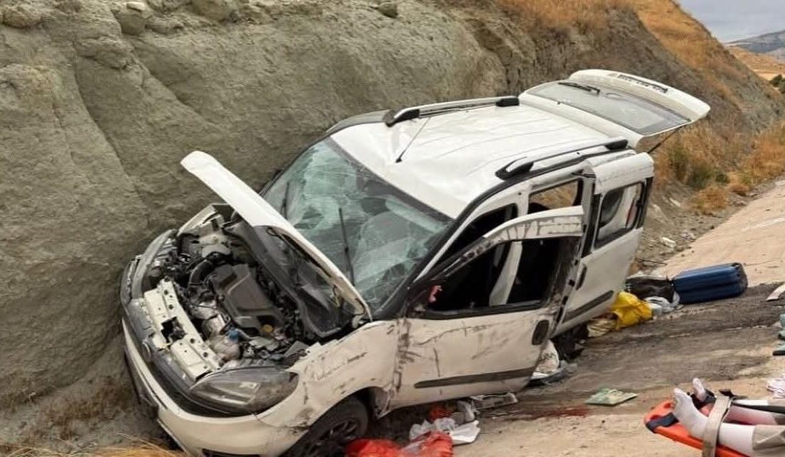 Amasya’nın Suluova ilçesinde meydana gelen trafik kazasında, Ordu plakalı hafif