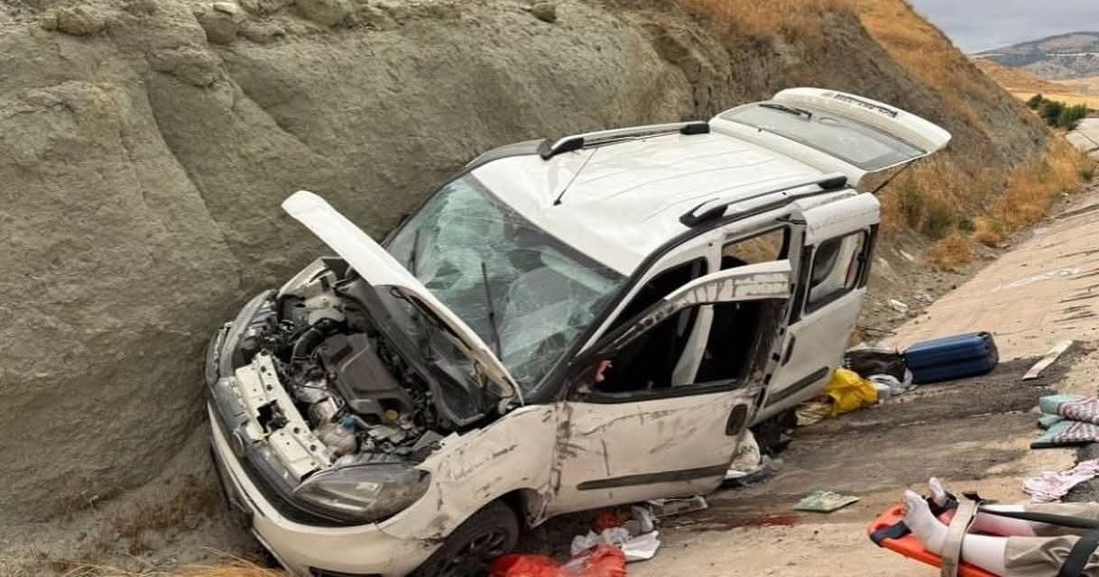 Ordu Plakalı Araç Amasya’da Kanala Devrildi: 4 Yaralı ordu plakali arac kaza yapti