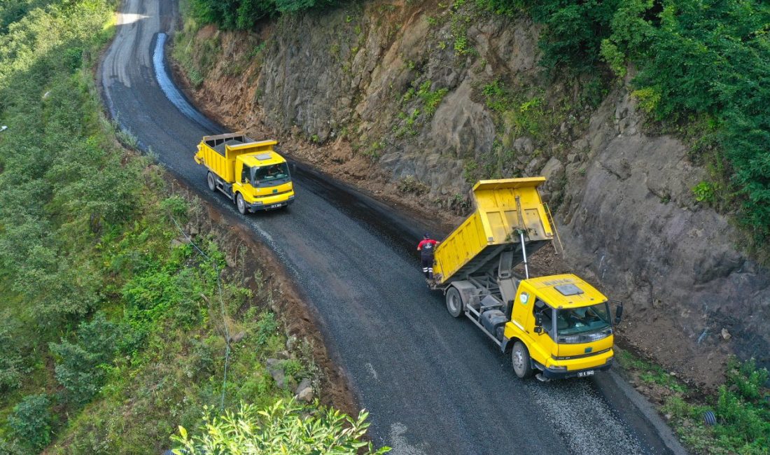 Ordu Büyükşehir Belediye Akkuş ilçesinden Samsun’a bağlantı sağlayan yolu asfalt