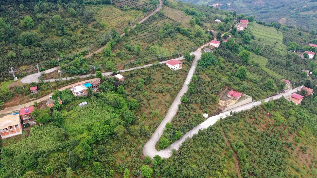 unye ortakoy de beton yol calismasi yapildi 2677