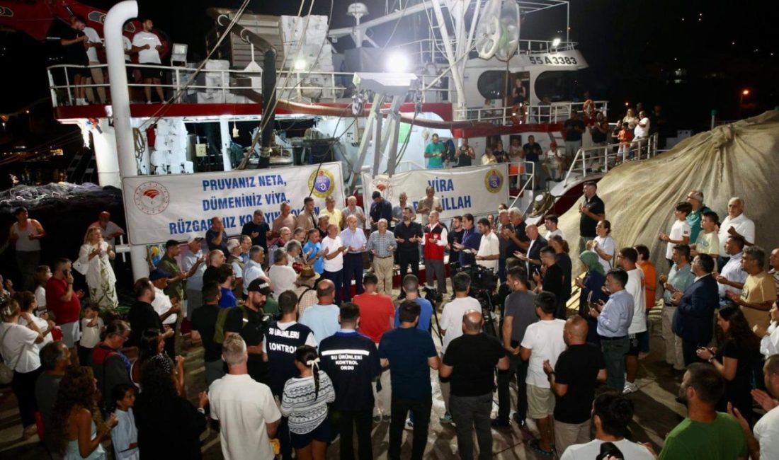 Karadeniz’in bereketli sularında yeni balık sezonu heyecanı başladı. Av yasağının