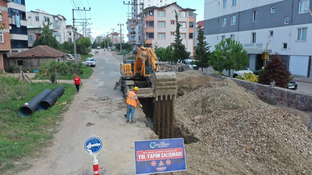 Fatsa’nın Ana Arterinde Alt Yapı Seferberliği fatsa nin ana arterinde alt yapi seferberligi 3994