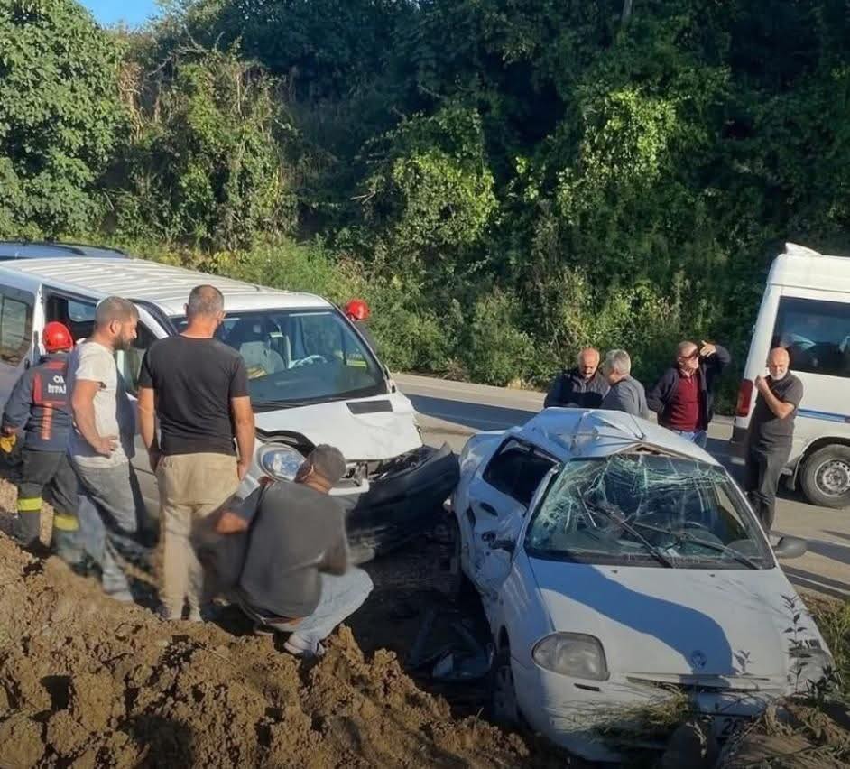 Fatsa’da Otomobil ile Minibüs Çarpıştı: 1 Yaralı fatsa trafik kaza