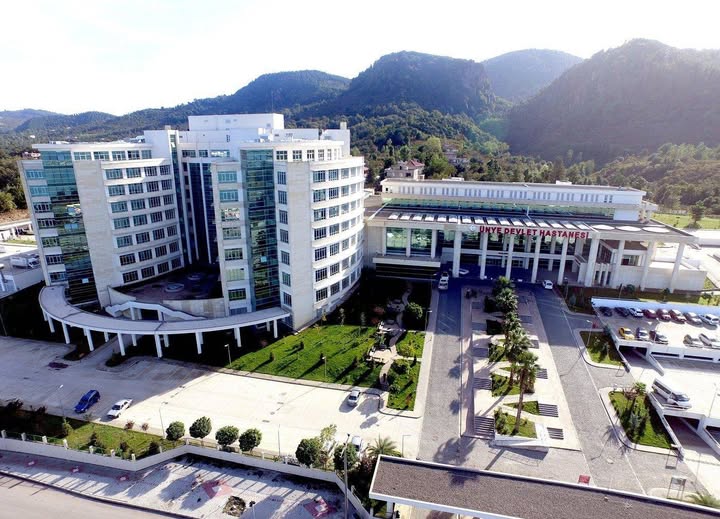 Ordu’nun Ünye ilçesinde, Ünye Devlet Hastanesi Acil Servisi’nde görev yapan
