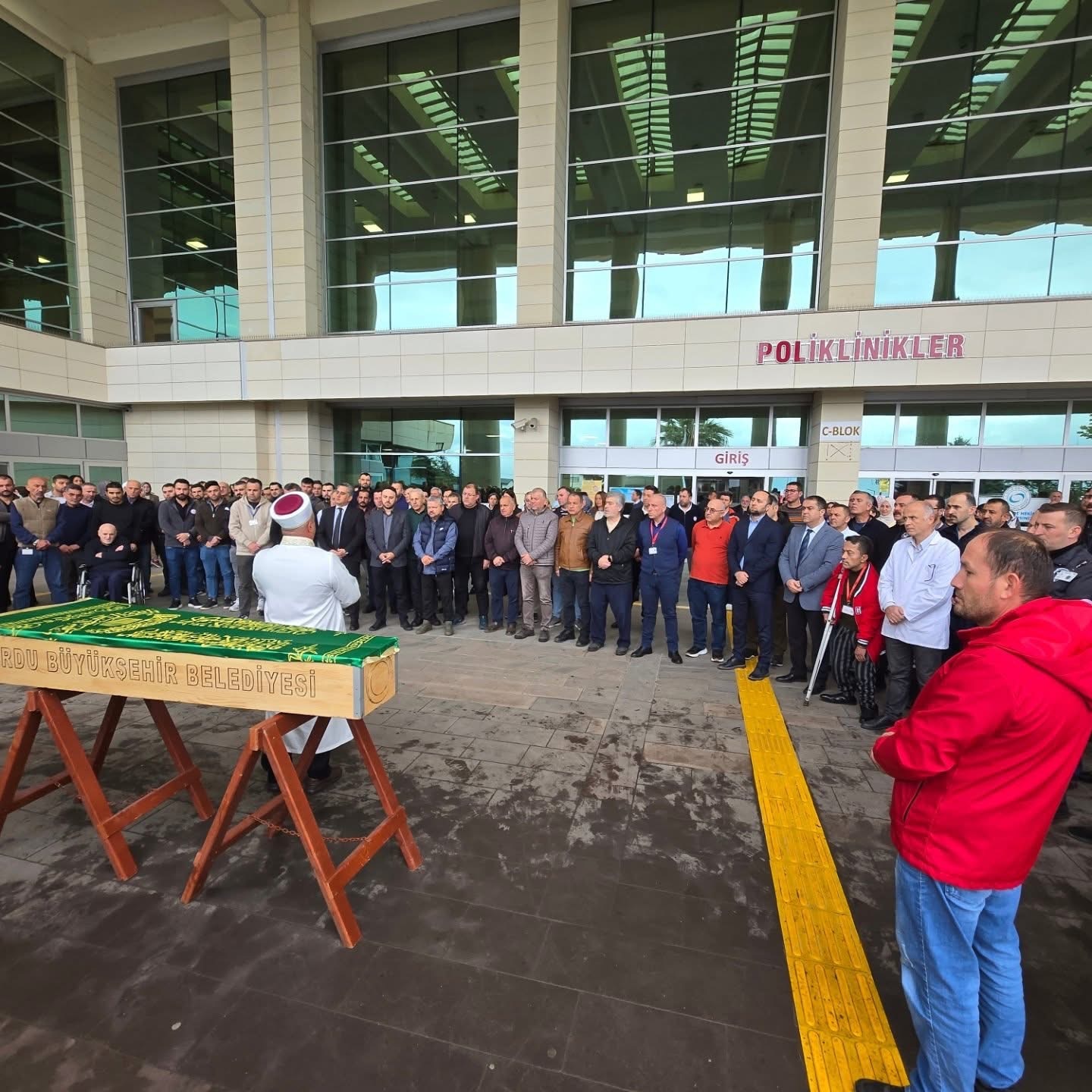 Ünye Devlet Hastanesi’nden Emekli Teknisyen Bilal Kartal Son Yolculuğuna Uğurlandı IMG 6593