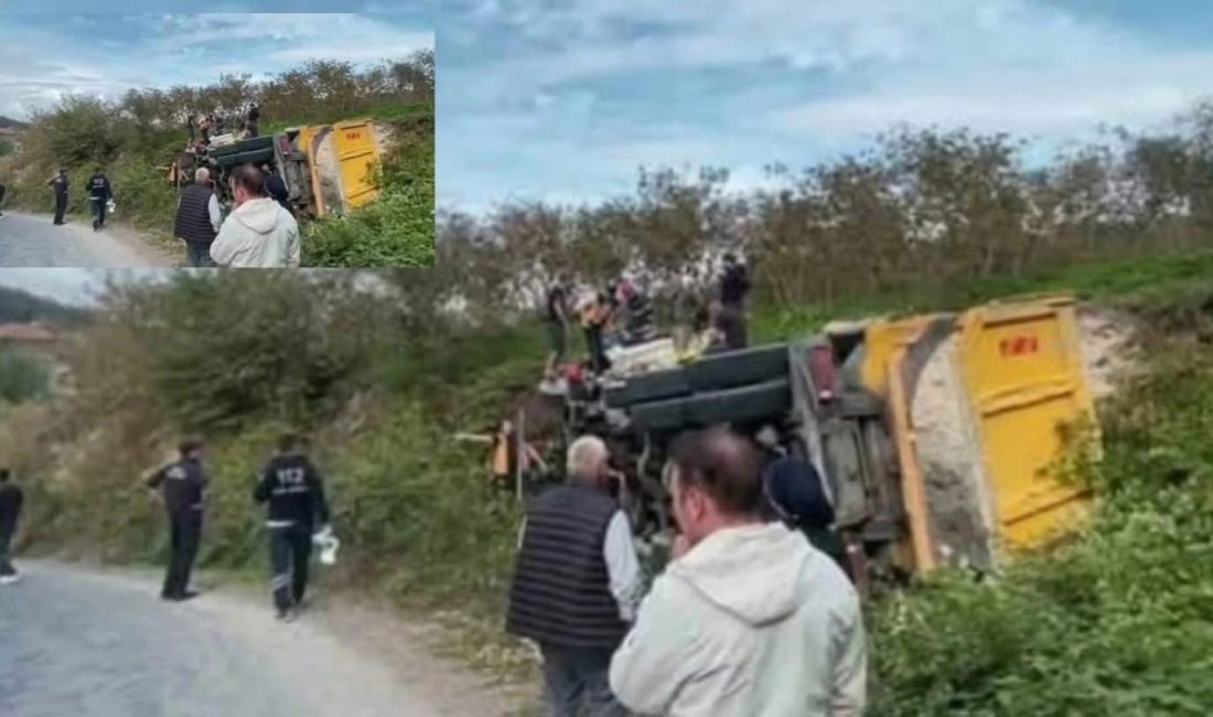 Ordu’nun Ünye ilçesinde bentonit yüklü bir kamyon, Cevizdere Mahallesi Başköy