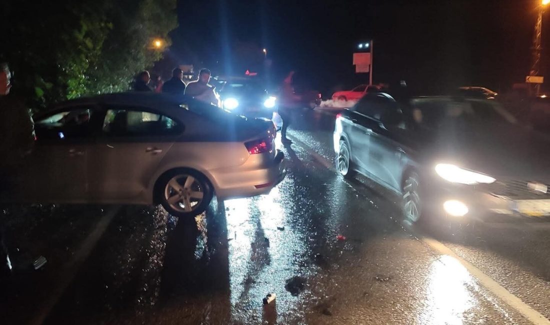 Dün akşam saatlerinde meydana gelen trafik kazasında 2 kişi yaralandı.Kaza,