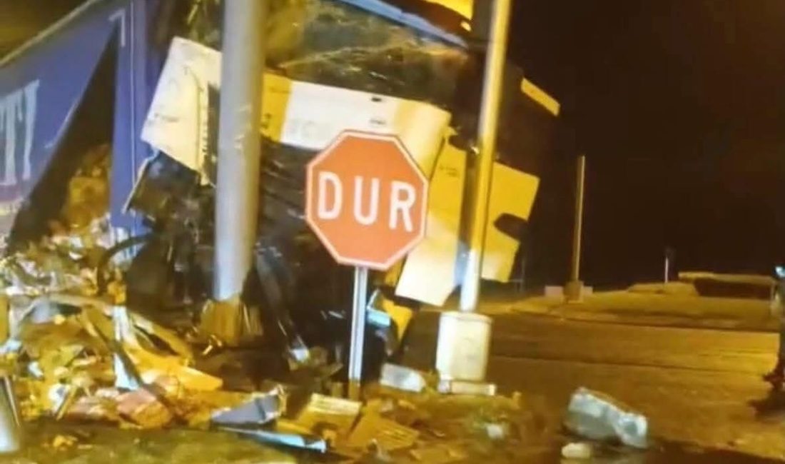Fatsa’da Gece Yarısı Dehşeti: Liman Kavşağı’nda Kaza, 2 Yaralı!