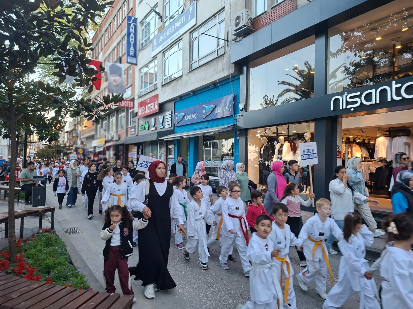 Ünye’de “Dünya Yürüyüş Günü” Etkinliğiyle Sağlıklı Yaşam Farkındalığı Oluşturuldu unye ilce saglik.jpg2