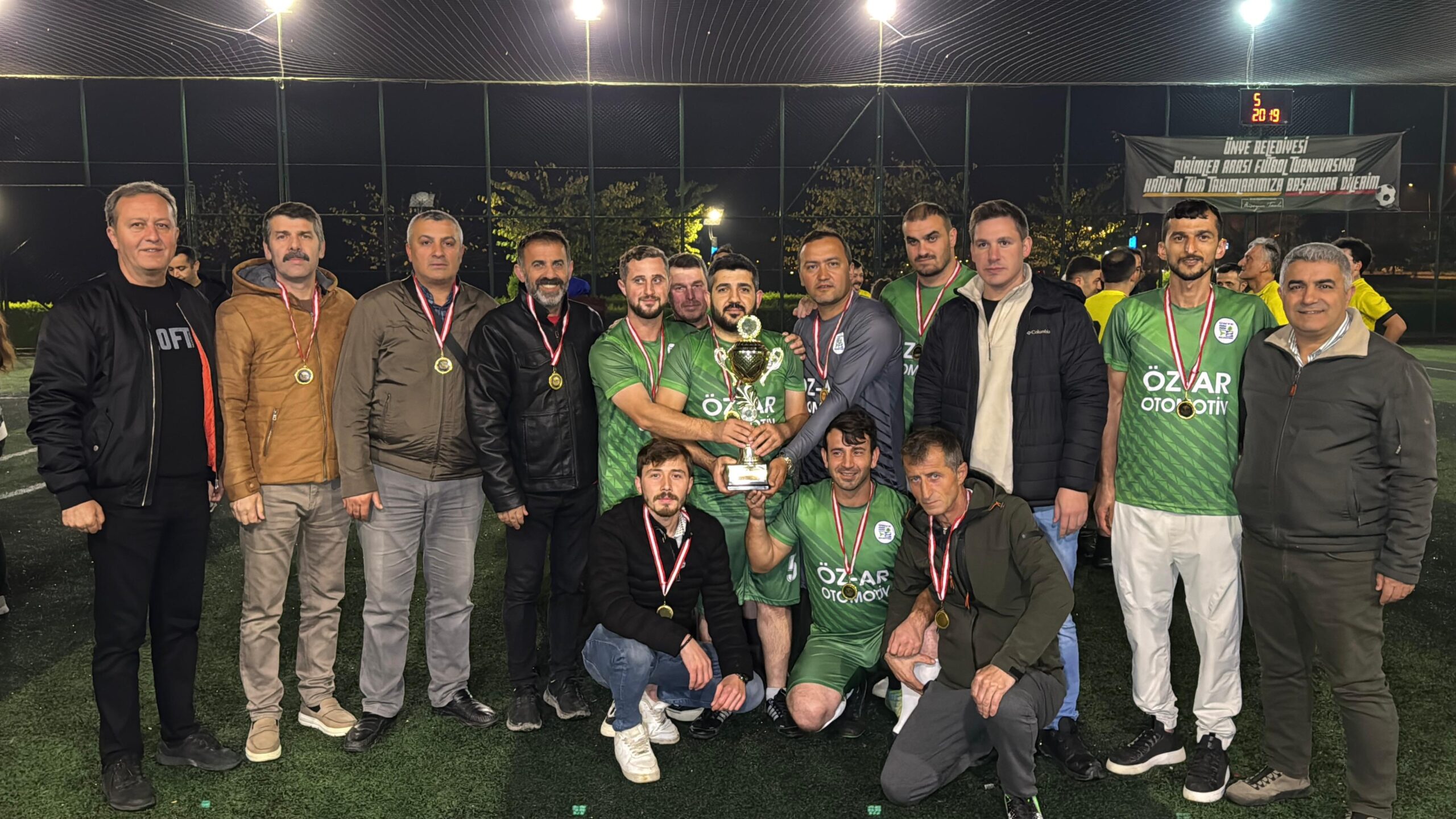 BIRIMLERARASI TURNUVANIN SAMPIYONU BASIN YAYIN VE HALKLA ILISKILER OLDU6