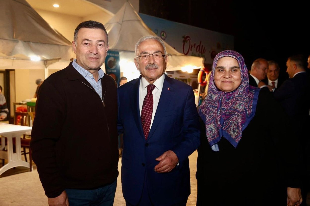 baskan guler e istanbul da sevgi seli 2