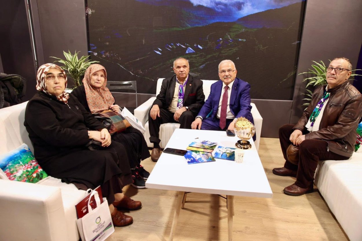 baskan guler e istanbul da sevgi seli 4