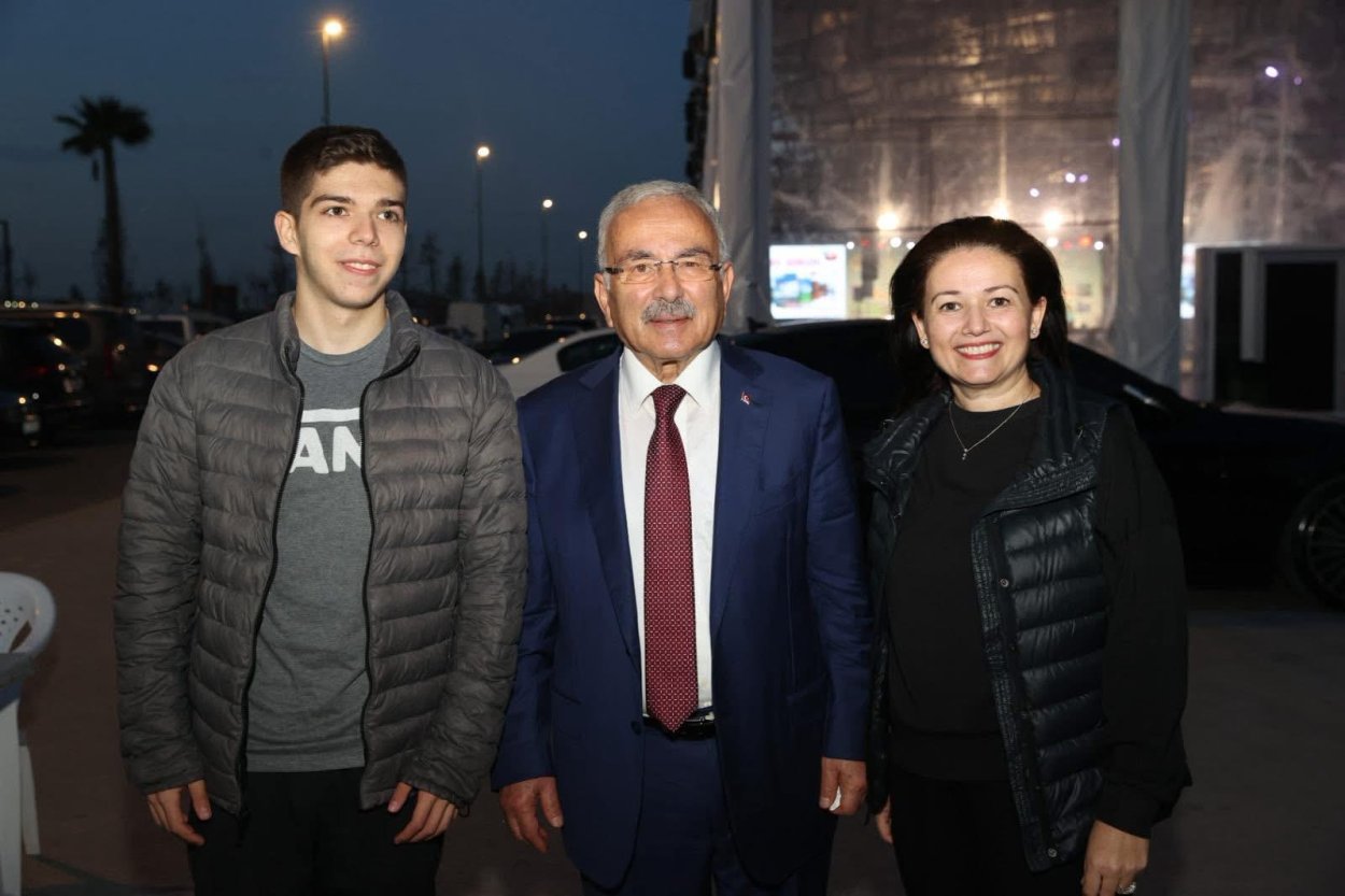 baskan guler e istanbul da sevgi seli 5