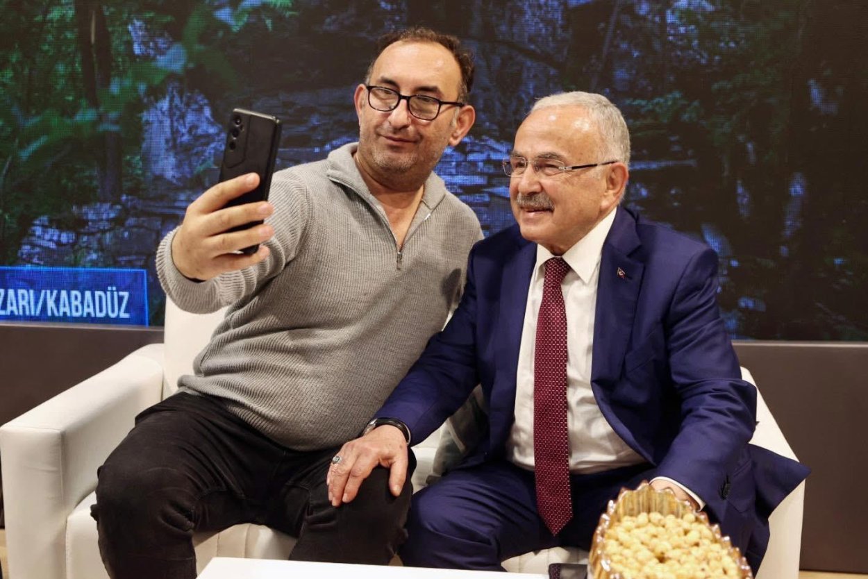 baskan guler e istanbul da sevgi seli 7