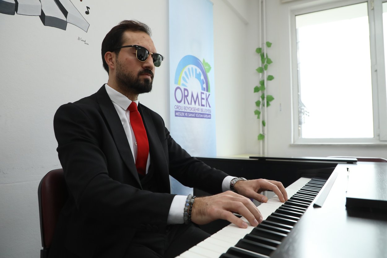 gormeyen gozlerle degil hisseden kalple caliyor1
