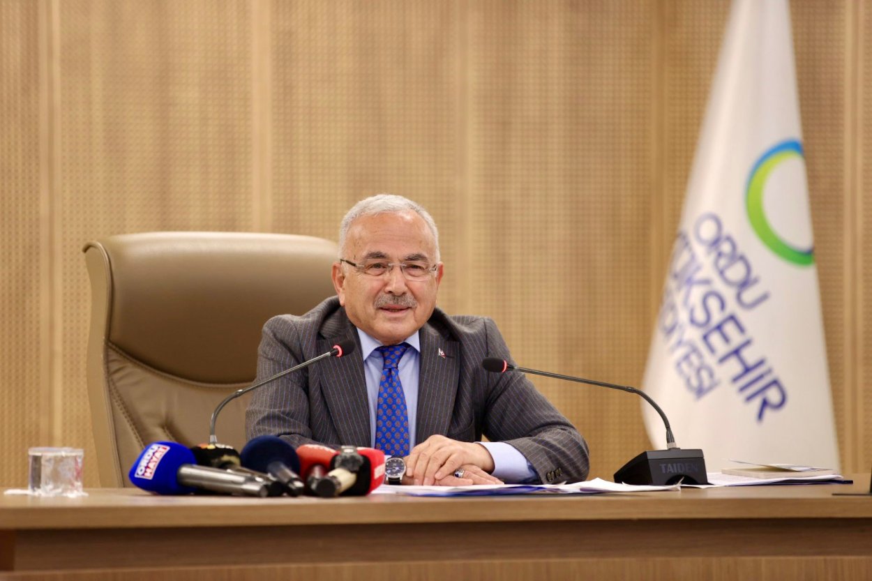 ordu buyuksehir belediye baskani dr mehmet hilmi guler il genelinde buyuksehir in gerceklestirdigi ve devam eden yatirimlarla ilgili aciklamalarda bulundu 1