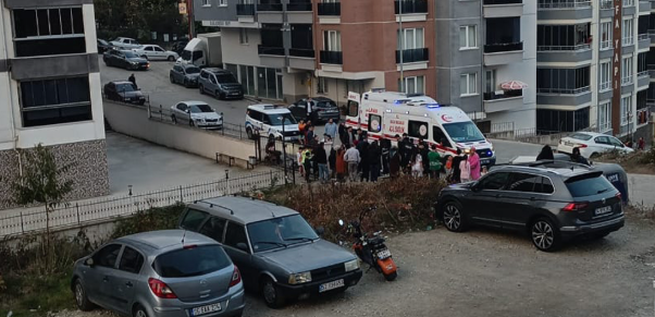 Ünye ilçesi Hamidiye Mahallesi Bağbaşı Sokak’ta, aynı elektrikli bisikleti kullanan