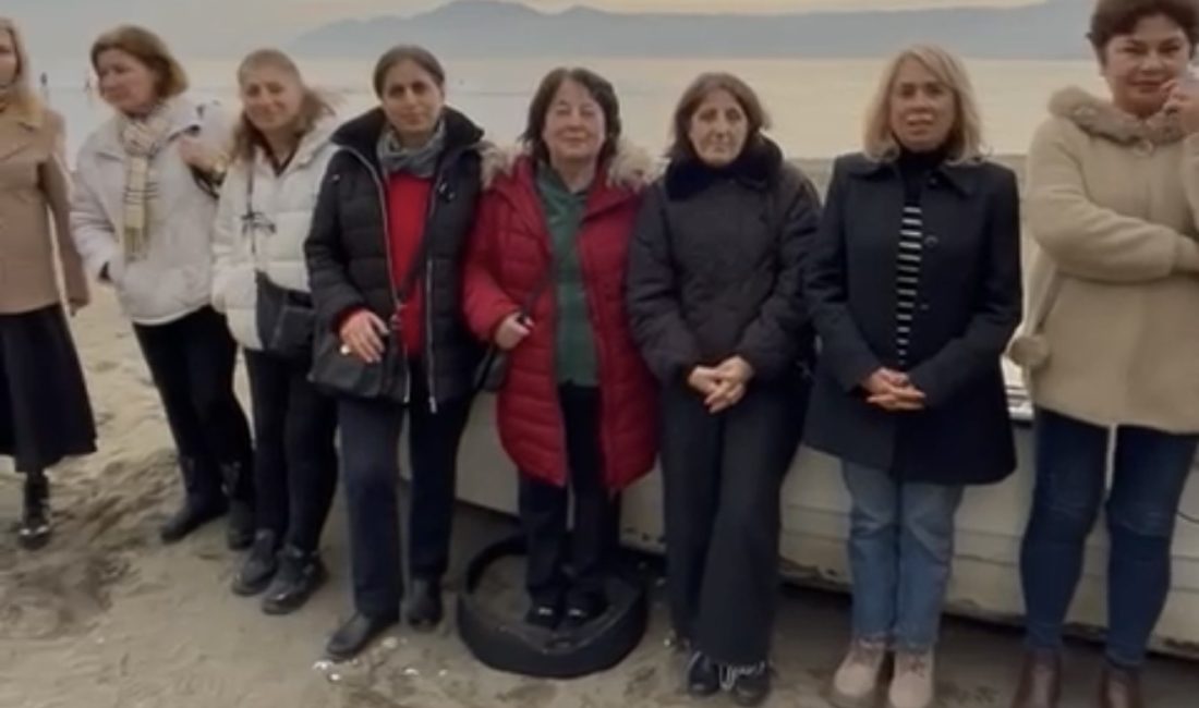 CHP Ordu ve Ünye Kadın Kolları yöneticileri, Ünye Yalı Kumsalı
