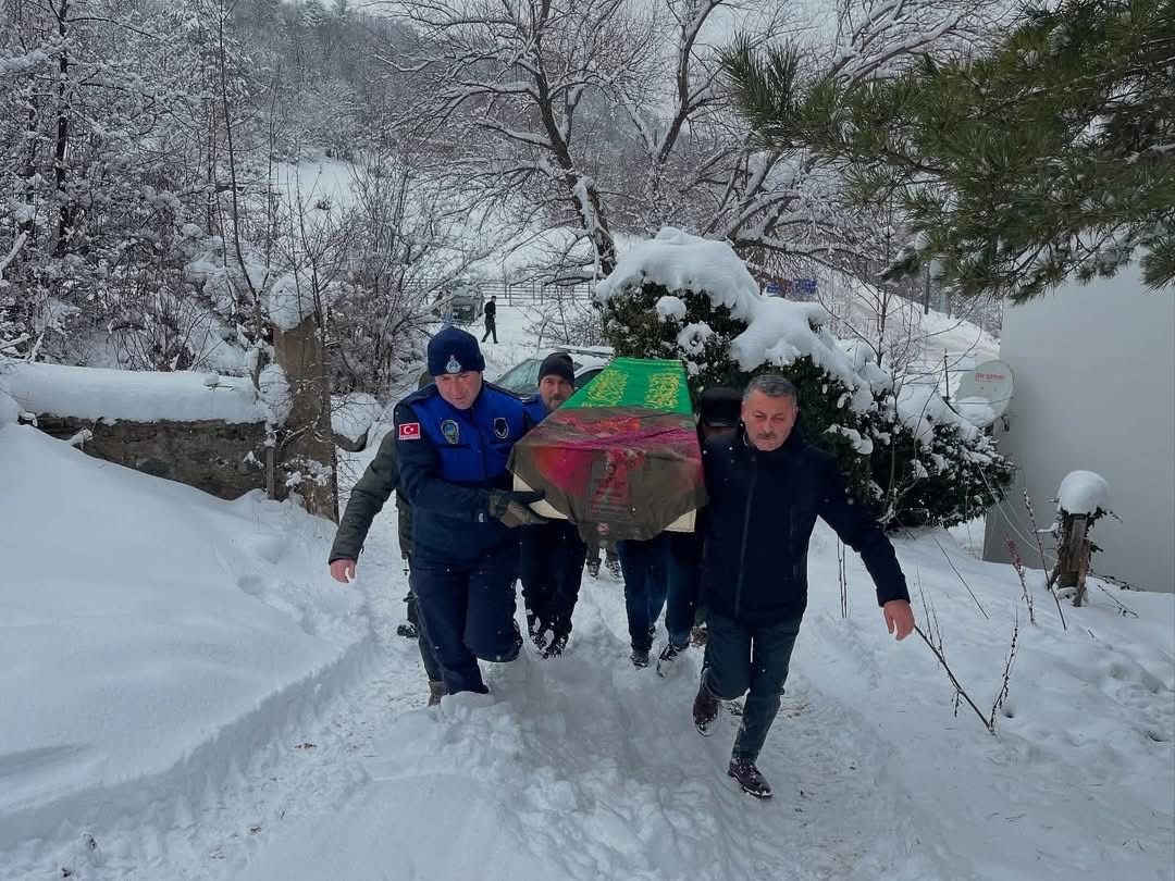 11 Yaşındaki Çocuk Ailesi Olmadan Toprağa Verildi IMG 3121