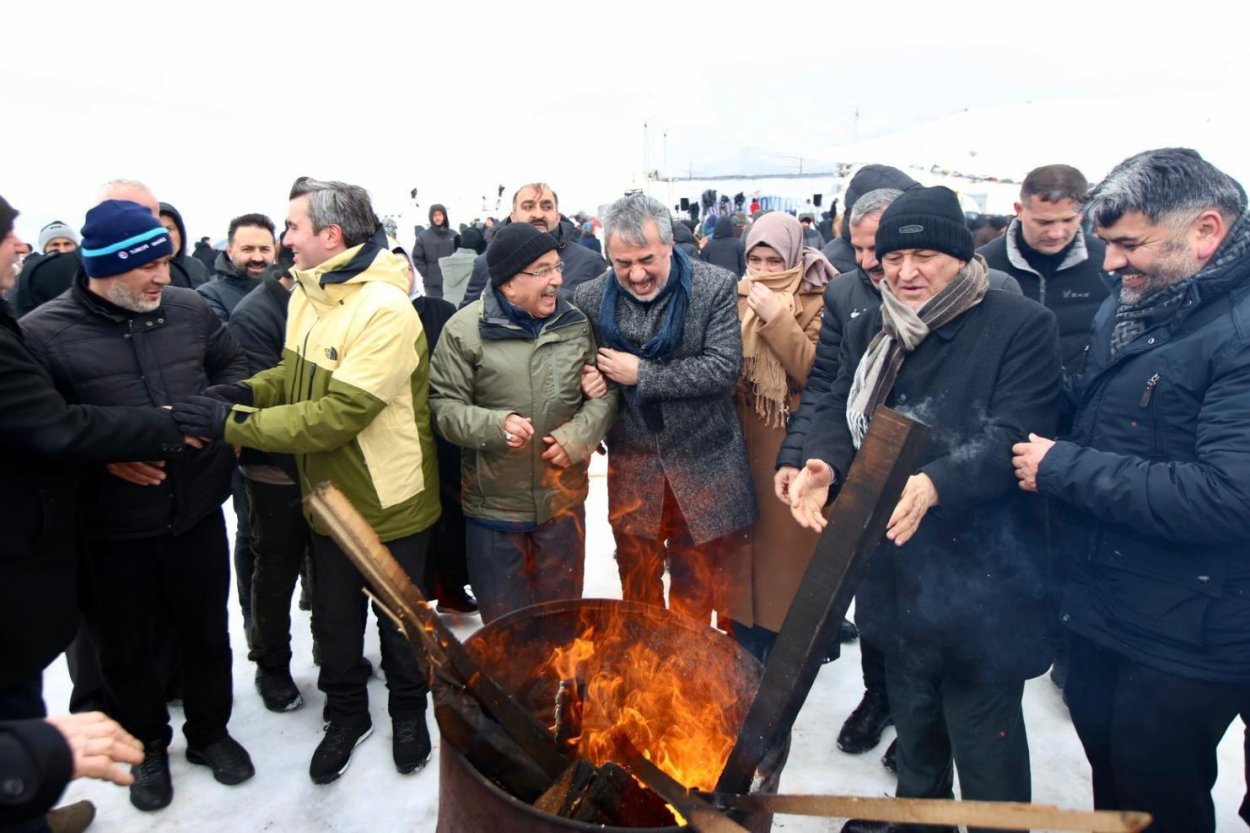Akkuş Argan Yaylası Kış Festivaliyle Renklendi 1700 rakimda kar festivali 9583