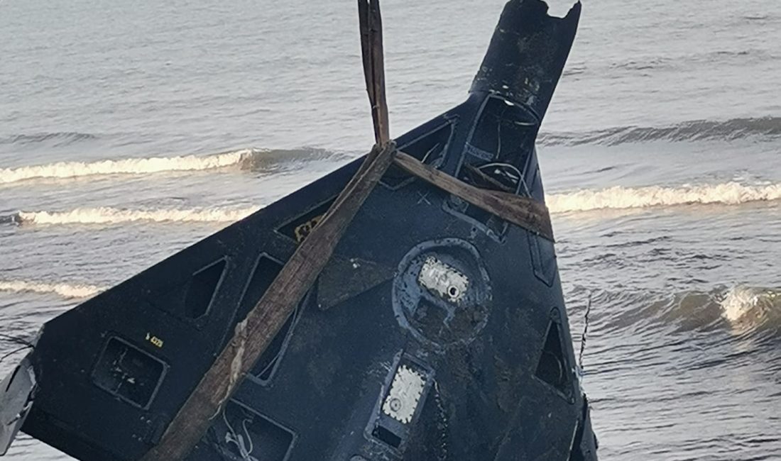 Ordu’nun Ünye ilçesinde sahile vurmuş halde bulunan insansız hava aracı