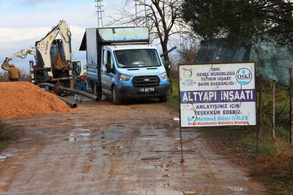 Fatsa Fatih Mahallesi’nde 5 Bin Metrelik İçme Suyu Hattı Yenileniyor buyuksehir fatsa da calisiyor 8784