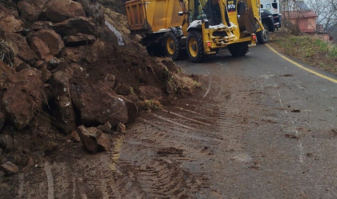 Ordu’da Kar Erimesi Heyelanlara Neden Oldu: Büyükşehir Ekipleri Yolları Hızla