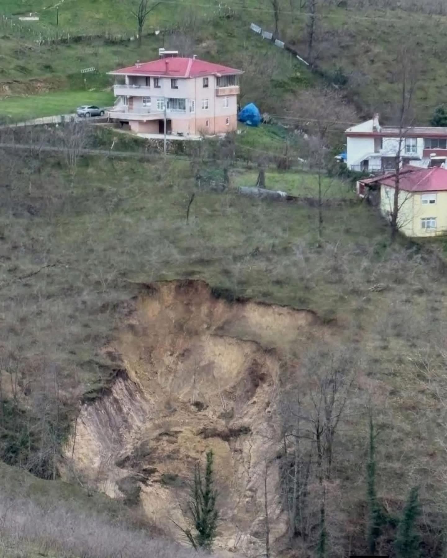 Gülyalı’da Şiddetli Yağış Sonrası Heyelan IMG 5965