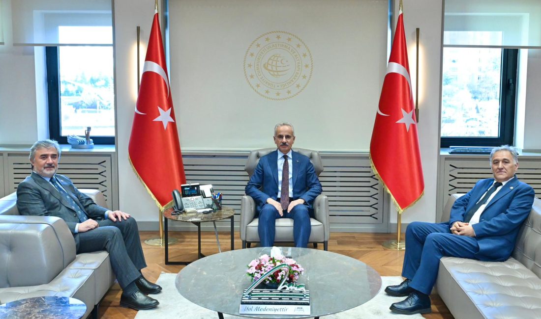 Mustafa Hamarat, İbrahim Ufuk Kaynak ile birlikte T.C. Ulaştırma ve