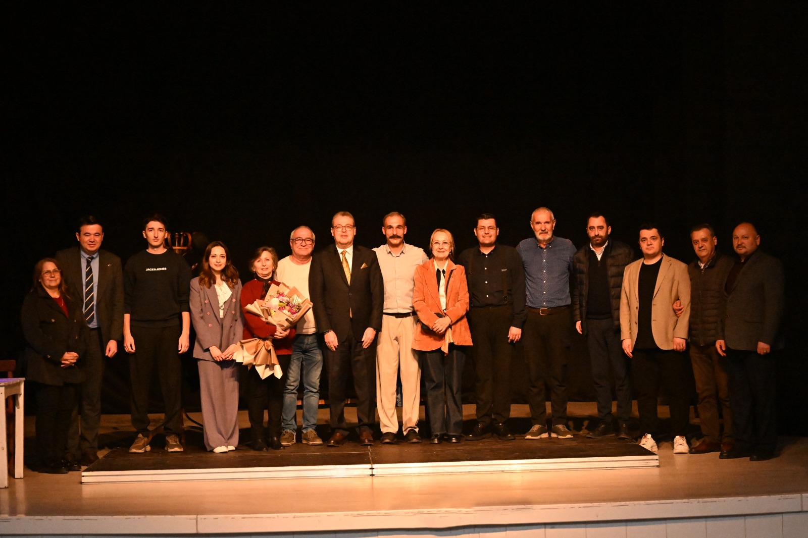altinordu belediyesi tiyatro