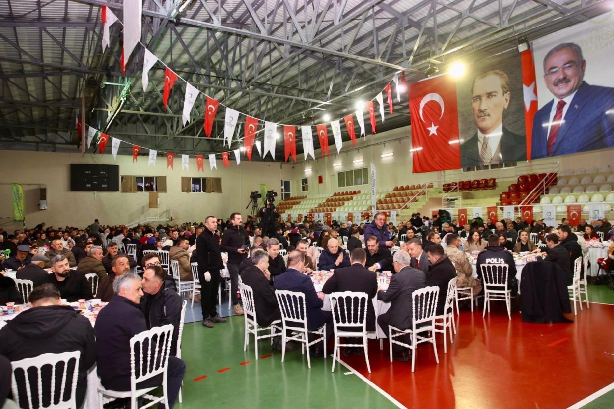 gurgentepe de yogun katilimli iftar 3109