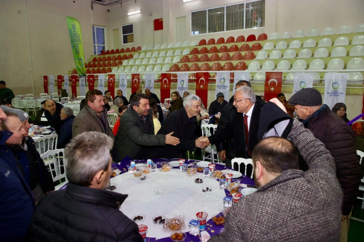 gurgentepe de yogun katilimli iftar 4680