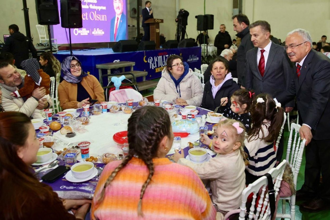 gurgentepe de yogun katilimli iftar 6283