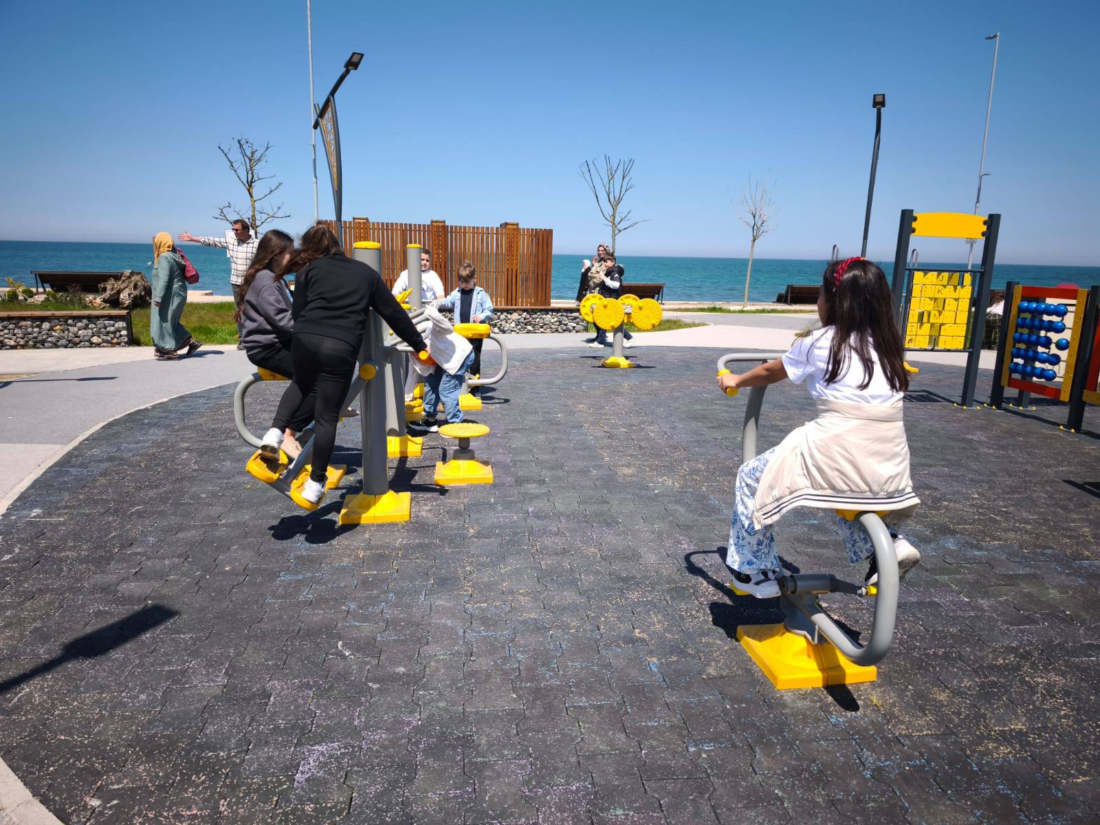 BATIPARKTA VATANDASLARLA BULUSMA 4