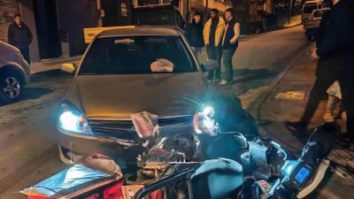 Fatsa ilçesinde meydana gelen trafik kazasında otomobil ile motosikletin çarpışması