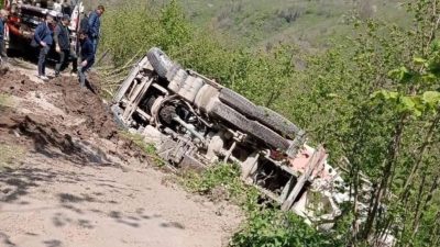 Ulubey Koşaca’da meydana gelen beton mikseri kazasında yaralanma yaşanmadı, yol