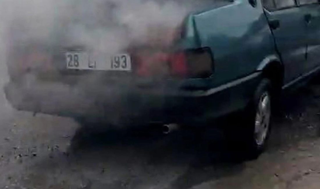 Ordu’nun Gürgentepe ilçesinde motor kısmından çıkan yangın sonucu park halindeki