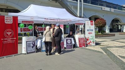 Ünye 15 Temmuz Meydanı’nda Kanser Haftası Standı: Ücretsiz Taramalara Davet