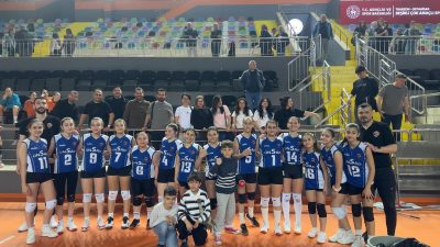 Trabzon’da düzenlenen Altyapı Midi Kızlar Voleybol Bölge Finalleri’nde büyük bir