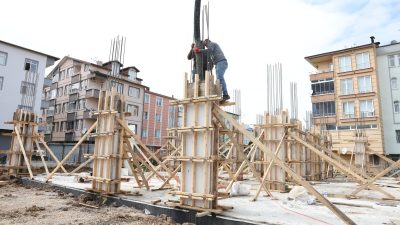 Altınordu Belediye Başkanı Ulaş Tepe’nin liderliğinde başlatılan yatırım seferberliği, kenti