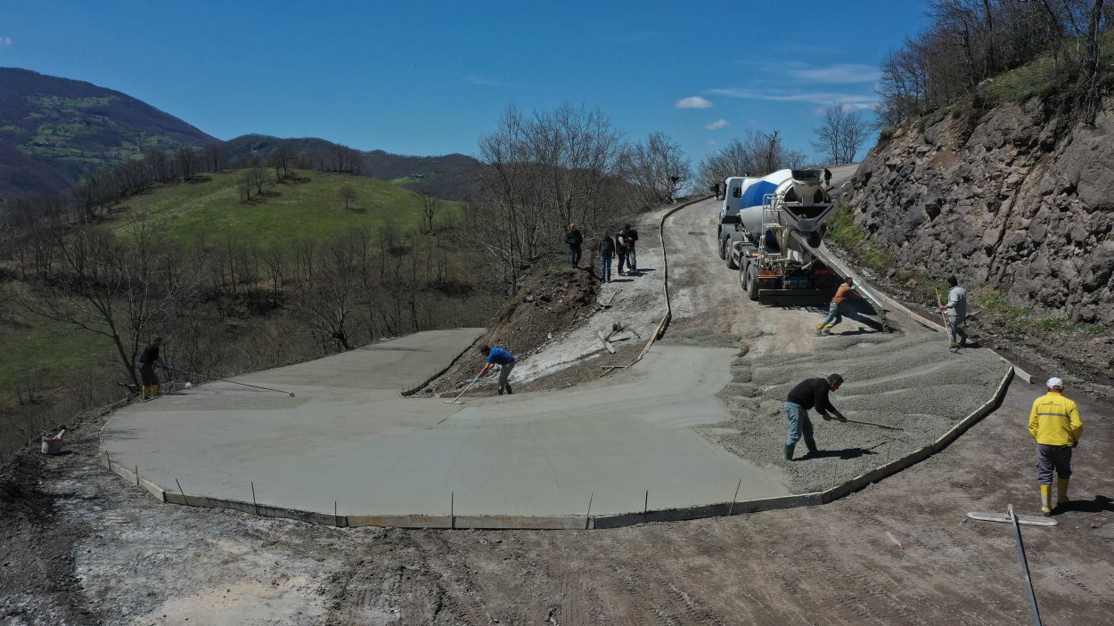 akkus ta 7 mahalleye hitap eden yol konfora kavustu 6935