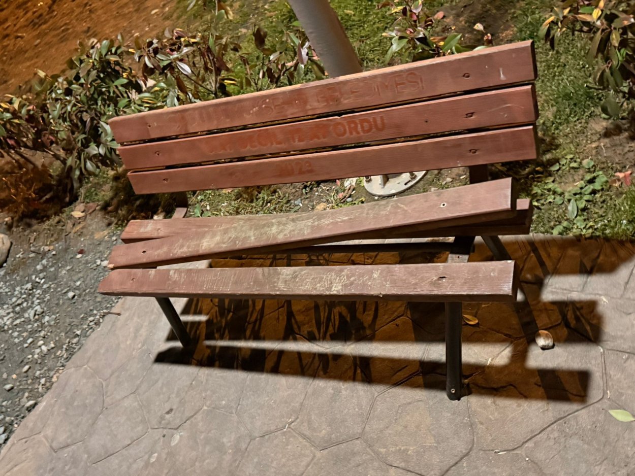 kent mobilyalarina verilen zararlar pes dedirtiyor 5865