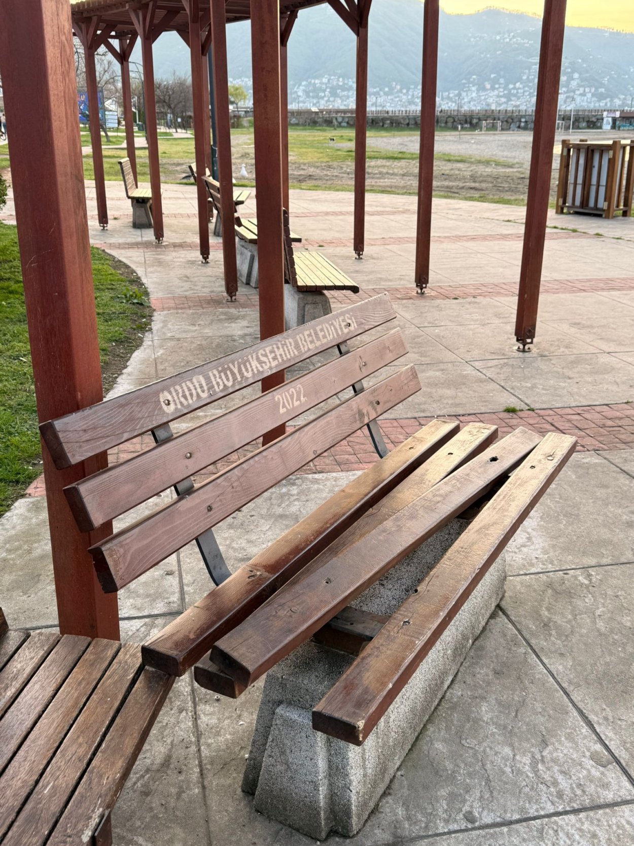 kent mobilyalarina verilen zararlar pes dedirtiyor 9523