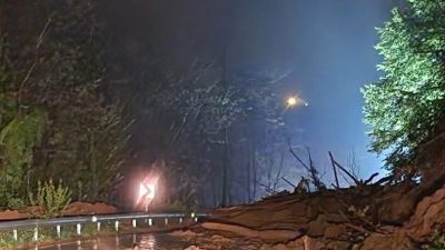 Fatsa ile Kumru ilçeleri arasındaki Fatsa–Kumru karayolu, şiddetli yağışın etkisiyle