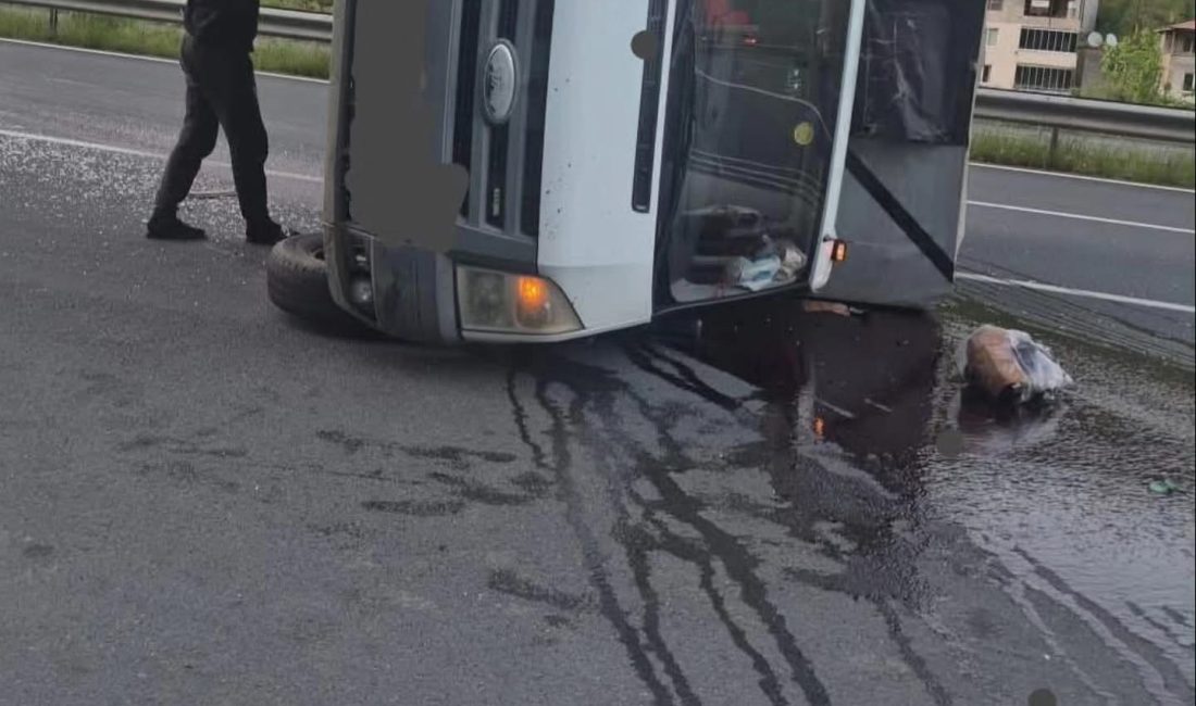 Ordu-Fatsa Karadeniz Sahil Yolu’nda, Nefise Akçelik Tüneli çıkışında bir trafik