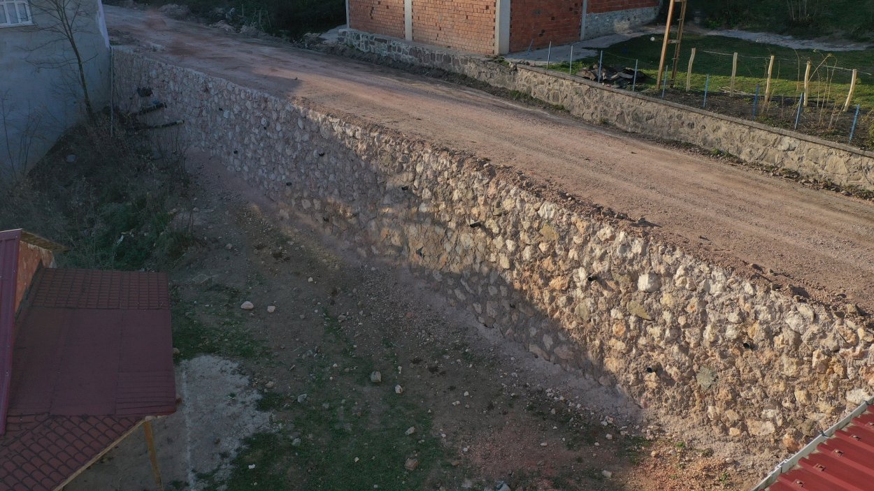 aybasti da yollara tas duvar onlemi 6346