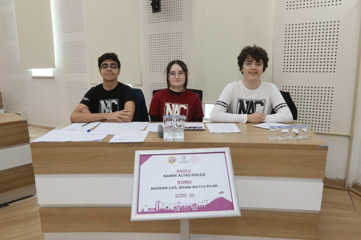 fikirlerini en iyi savunan gencler finale kaldi 2942