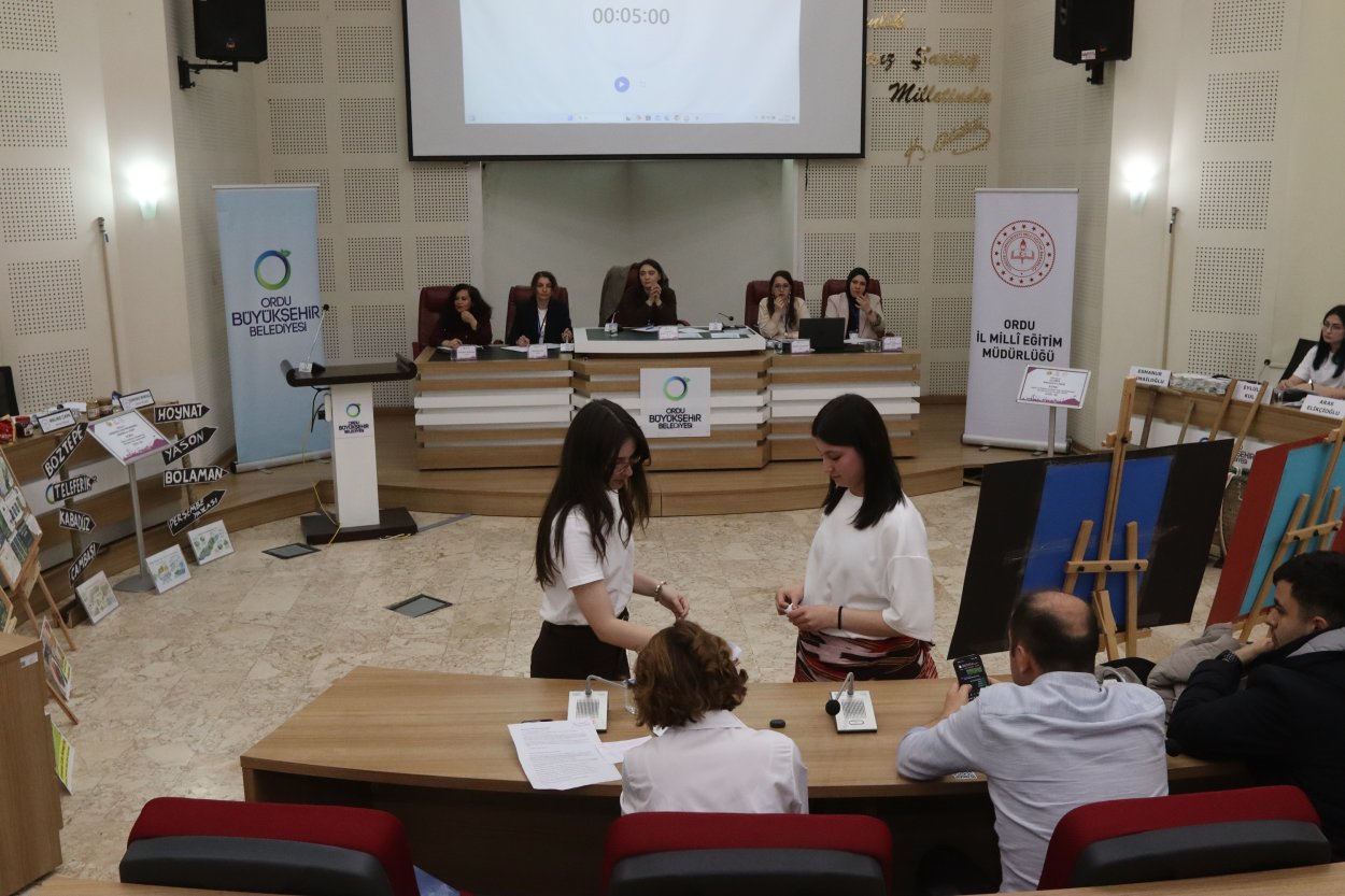 fikirlerini en iyi savunan gencler finale kaldi 6465