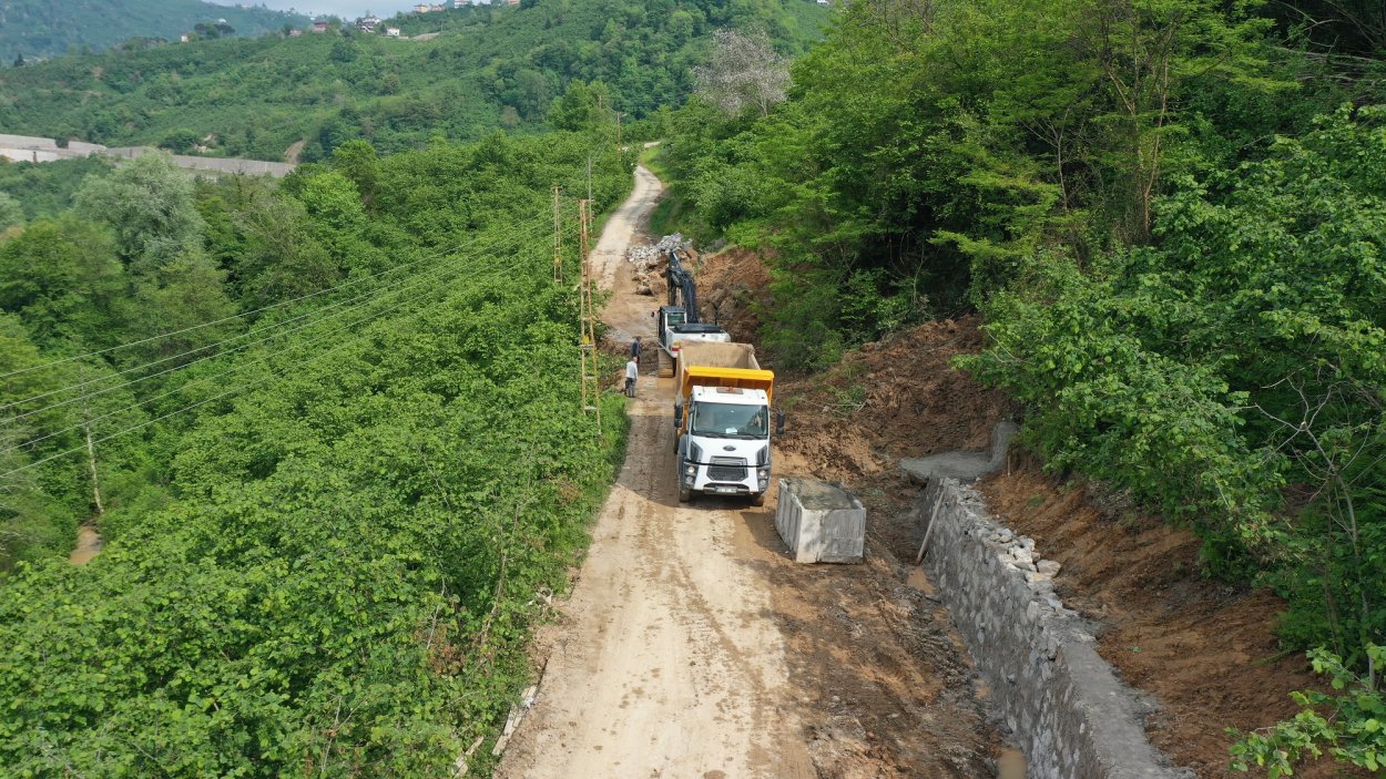 ordu buyuksehirden kovanci mahallesine tas duvar onlemi 3820