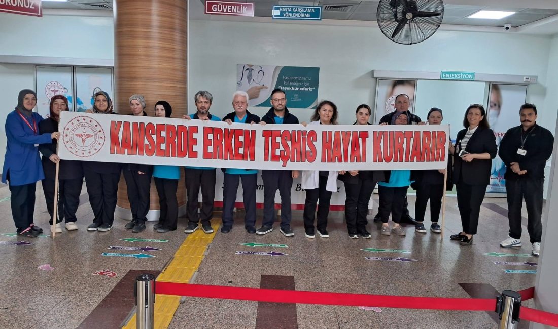 Ünye Devlet Hastanesi tarafından düzenlenen farkındalık etkinliklerinde vatandaşlara cilt kanseri